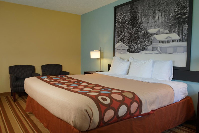 Jolly Roger Inn & Resort, Seguin, Canada