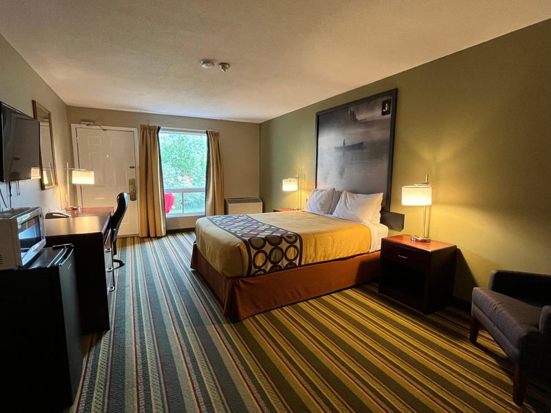 Jolly Roger Inn & Resort, Seguin, Canada