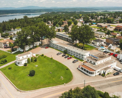 Auberge le Parasol, Saguenay, Канада