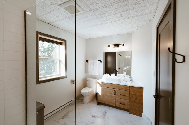 The Flying Steamshovel Inn, Rossland, Canada
