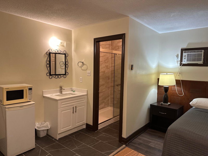 Cedar Springs Motel, Brampton, Canada