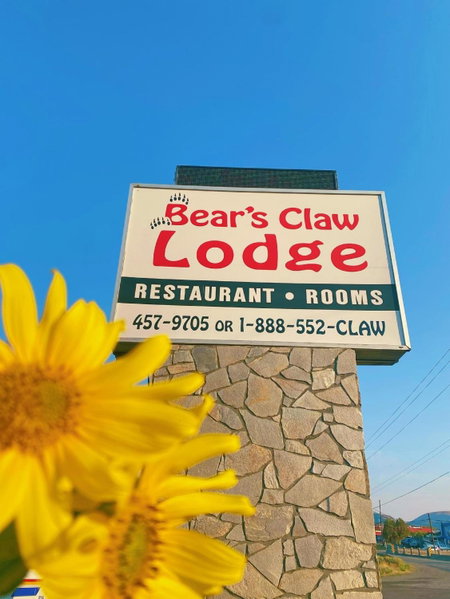 Bear's Claw Lodge, Cache Creek, Canada