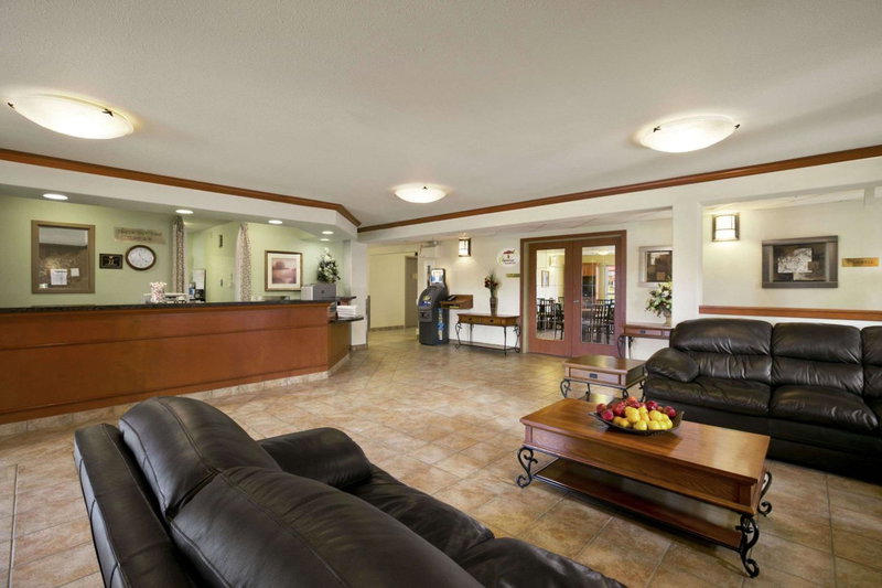 Super 8 by Wyndham Slave Lake AB, Slave Lake, Canada