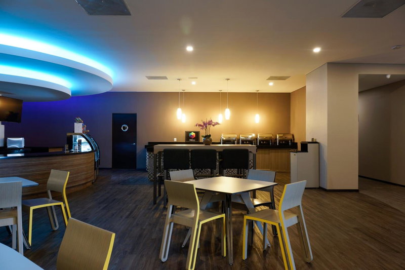 Hotel Glow Point - Mulza, Medina, México