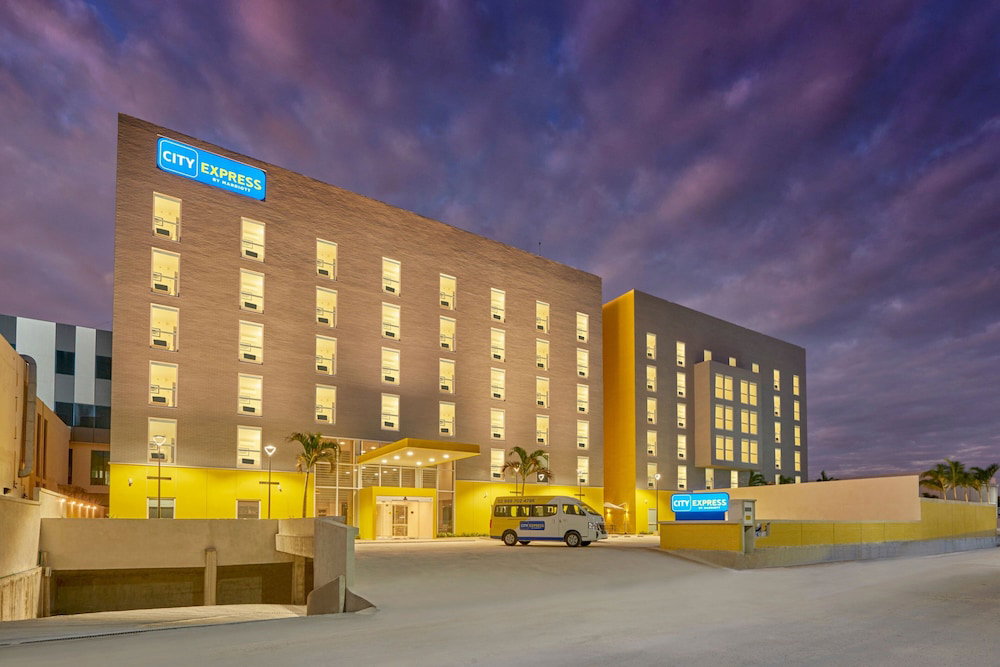 Hotel · City Express By Marriott Cancun Aeropuerto, Cancun