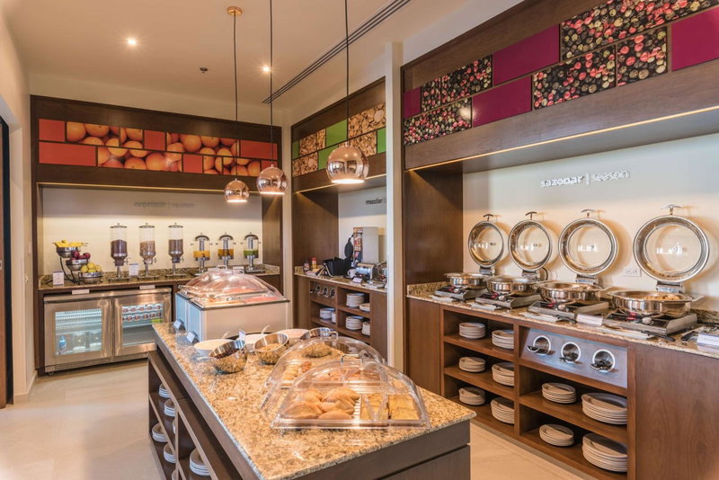 Hampton Inn & Suites by Hilton Salamanca Bajio, Salamanca, Mexico