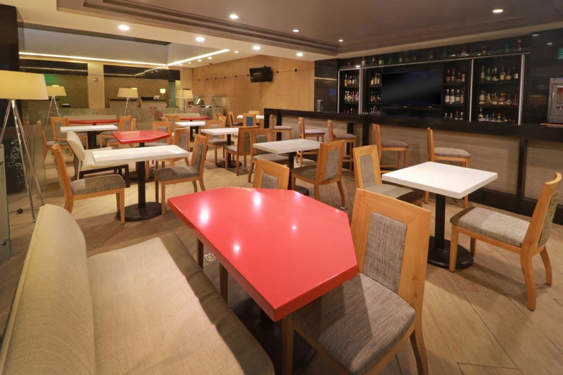 Holiday Inn Mexico City - Trade Center by IHG, Colonia del Valle, Mexico