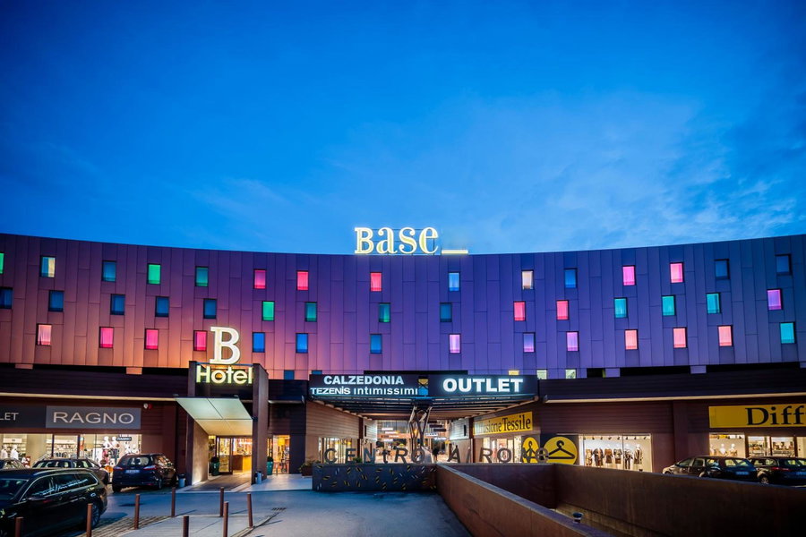 Base Hotel, San Dona di Piave, Italy