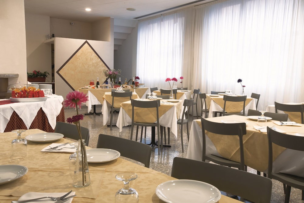 Отель · iH Hotels Milano St. John Sesto San Giovanni, Sesto San Giovanni