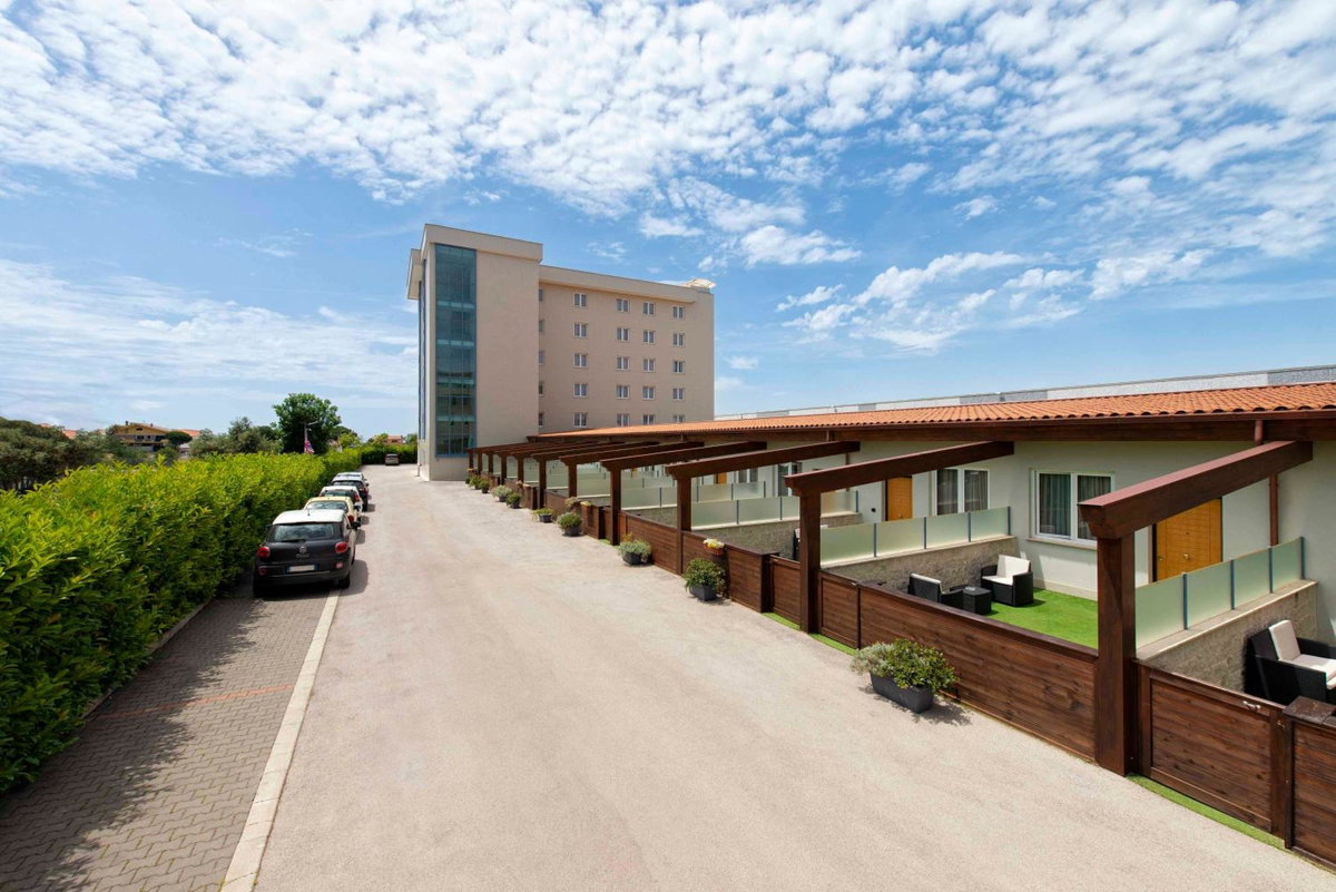 Hotel · Simon Hotel, Pomezia