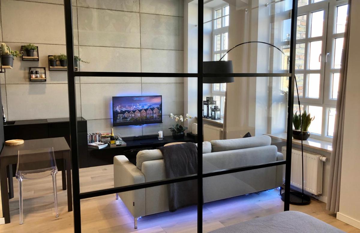 Neon Loft Apartament Bukowskiego, Polen