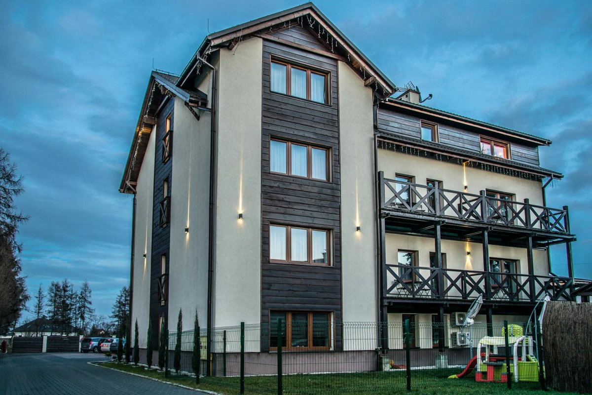 Old Tree Villa & Restaurant, Polonia