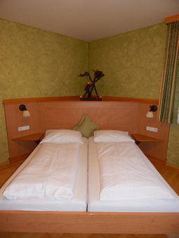 Hotel Neustifter, Poysdorf, Austria