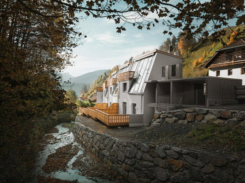 Mondholz - Urban Inn 24-7, Innsbruck, Австрия