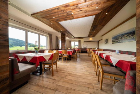 Gasthaus Hotel Beim Erich, Oberhofen am Irrsee, Austria