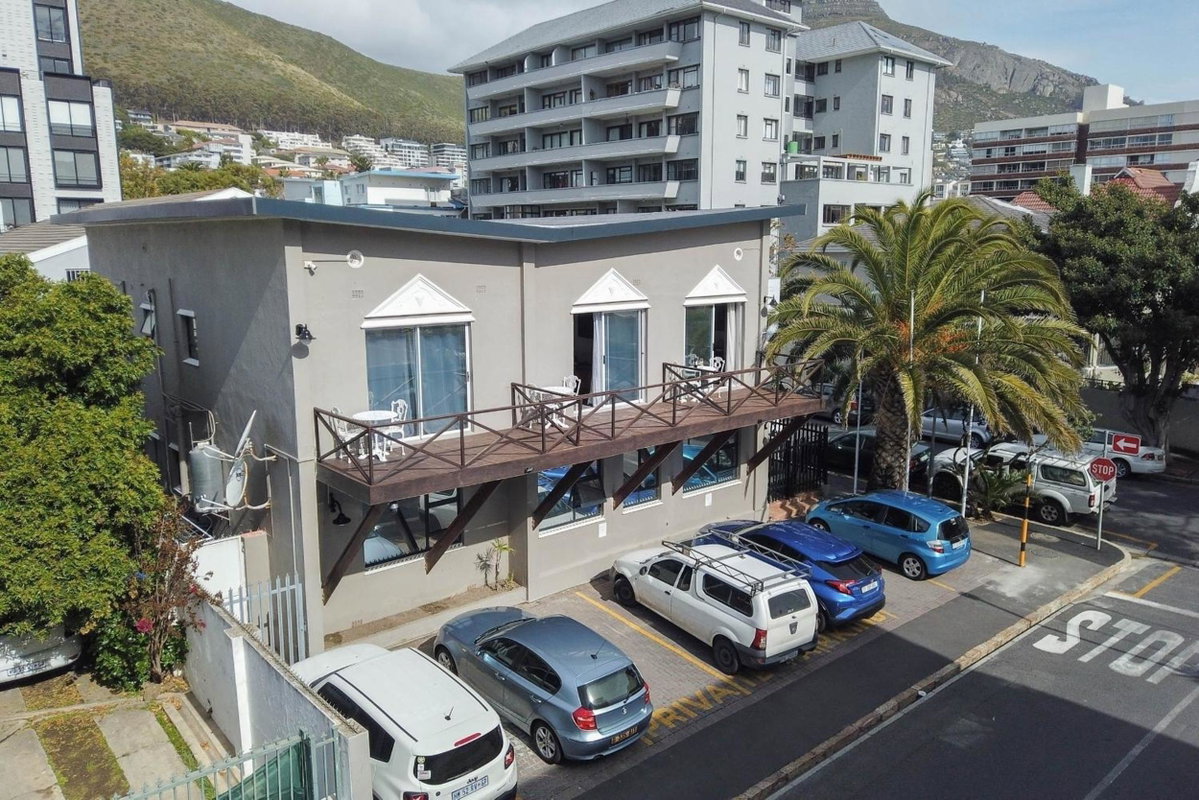 Hotel · Spring Tide Inn Guest House by CTHA, Cape Town