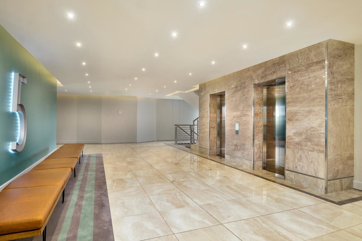 Hotel · The Regency Apartment Hotel Menlyn, Pretoria