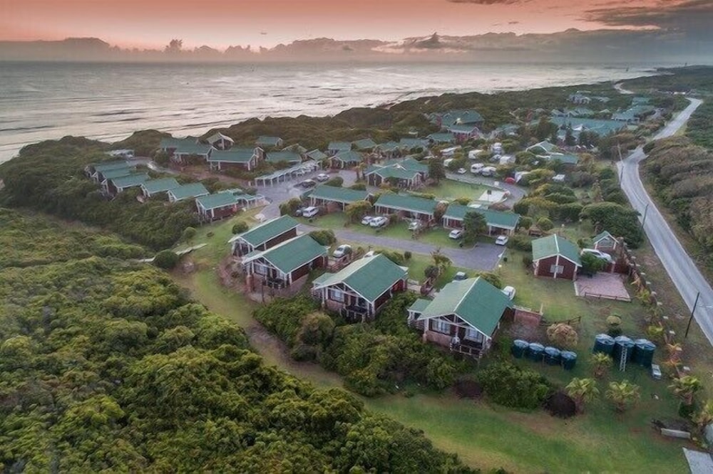 Hotel · Pine Lodge Resort, Port Elizabeth