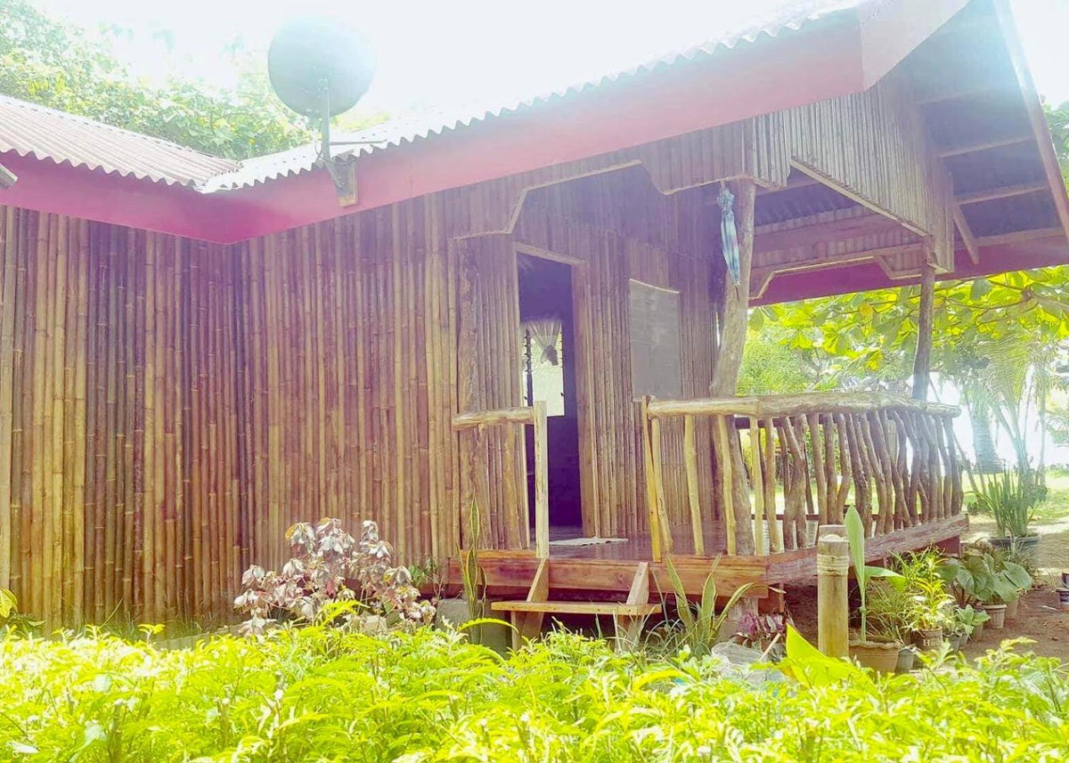 Hotel · White Beach Front and Cottages, Buruanga