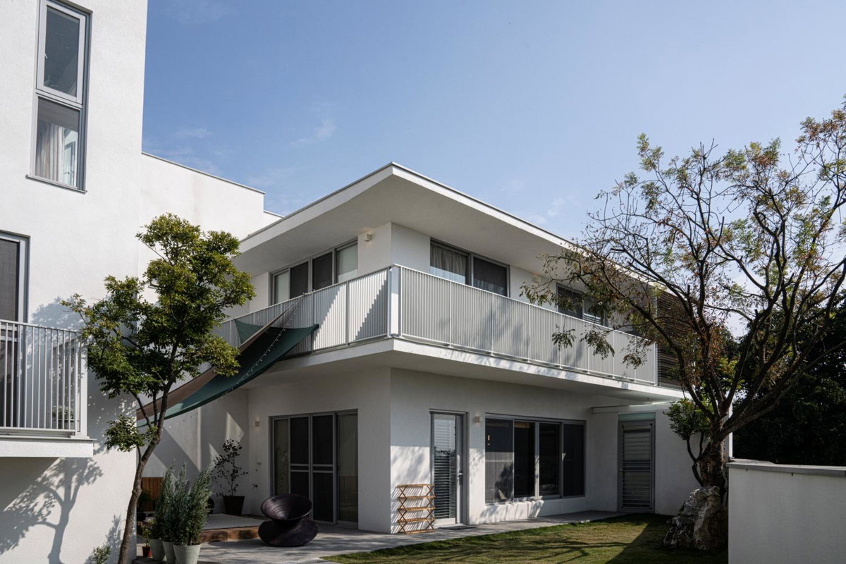 Hôtel · Living In Light, Zhongpu