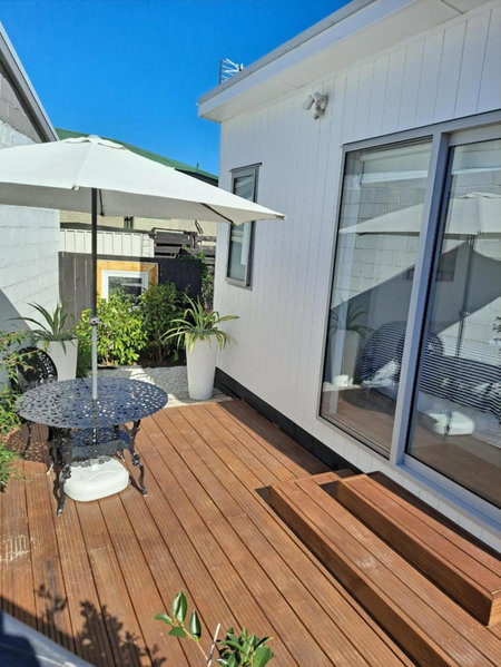 Pod bach on Tweed, Tauranga, New Zealand