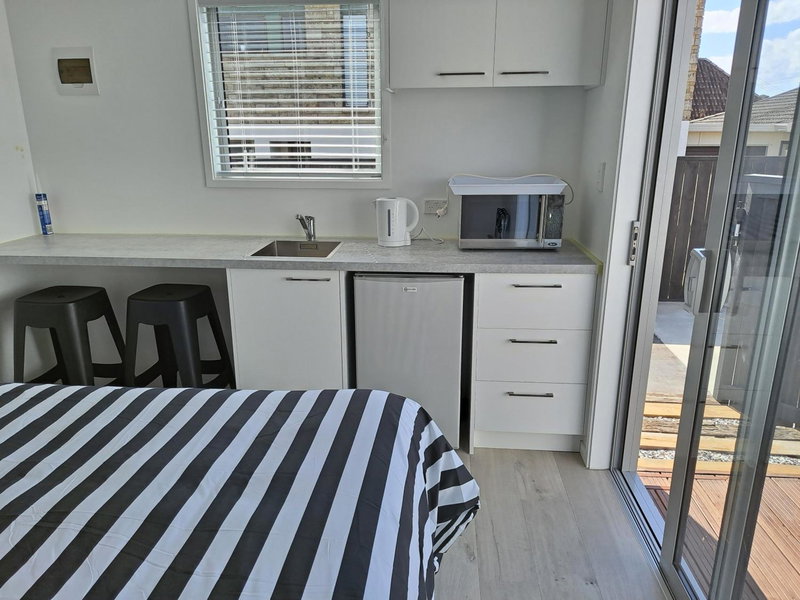 Pod bach on Tweed, Tauranga, New Zealand