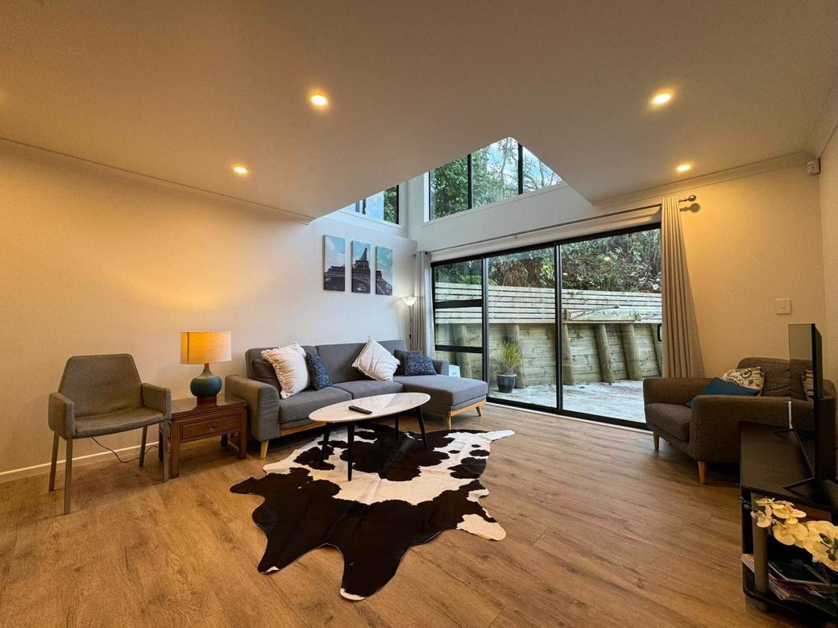 NO PARTY ALLOWED, Entire Brand New 3 bedroom townhouse, free unlimited fibre wifi and free parking, Neuseeland