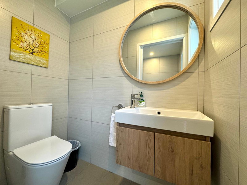 NO PARTY ALLOWED, Entire Brand New 3 bedroom townhouse, free unlimited fibre wifi and free parking, Wellington, New Zealand