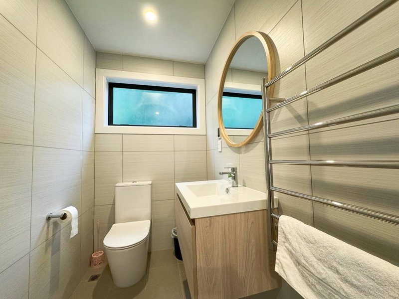 NO PARTY ALLOWED, Entire Brand New 3 bedroom townhouse, free unlimited fibre wifi and free parking, Wellington, New Zealand