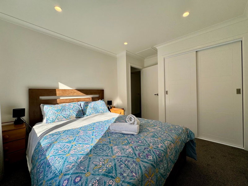NO PARTY ALLOWED, Entire Brand New 3 bedroom townhouse, free unlimited fibre wifi and free parking, Wellington, New Zealand