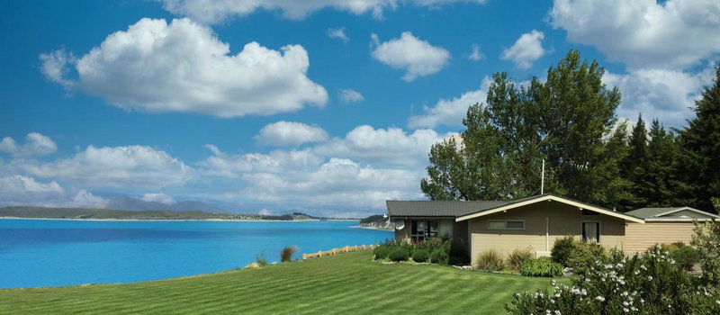 Pukaki Lakeside Getaway NZ, Lake Pukaki, New Zealand