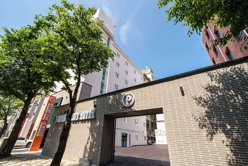 Brown Dot Hotel Pungam, Masan, 대한민국