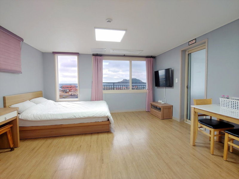 Eutteum-won Pension, Jeju, South Korea