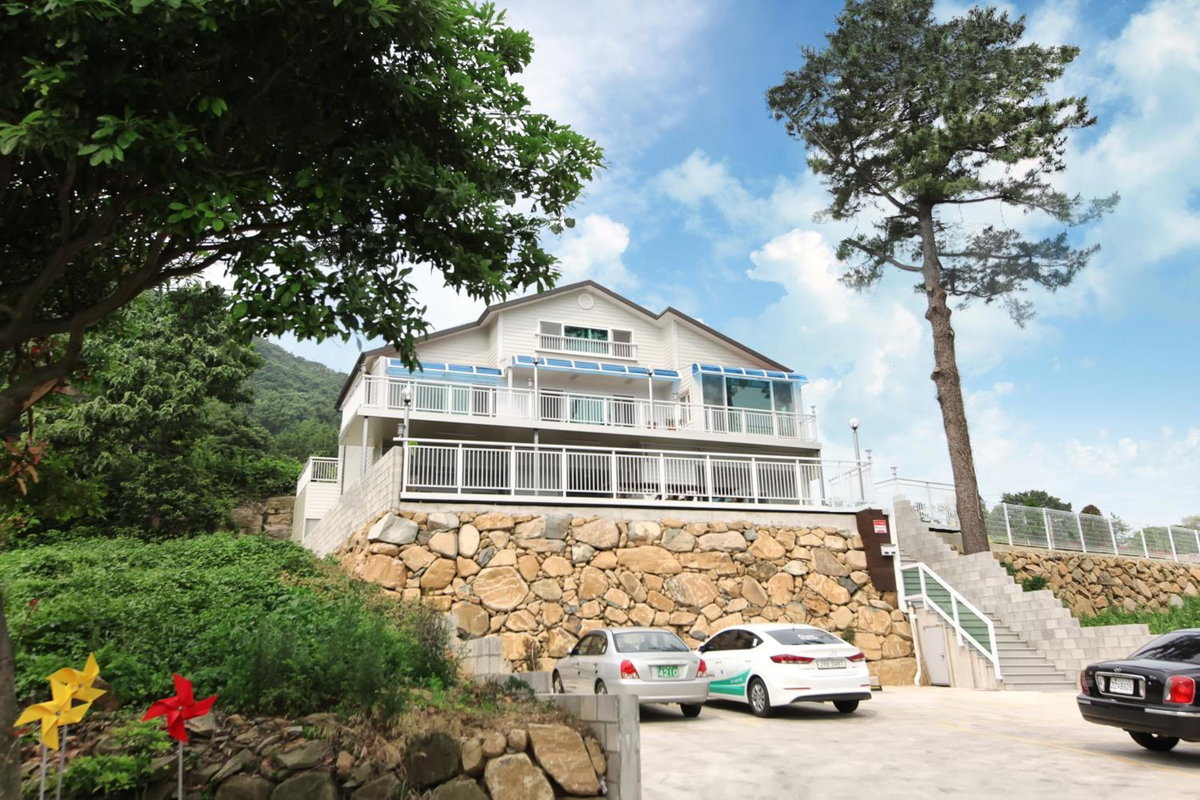 Seasidepine Pension, South Korea