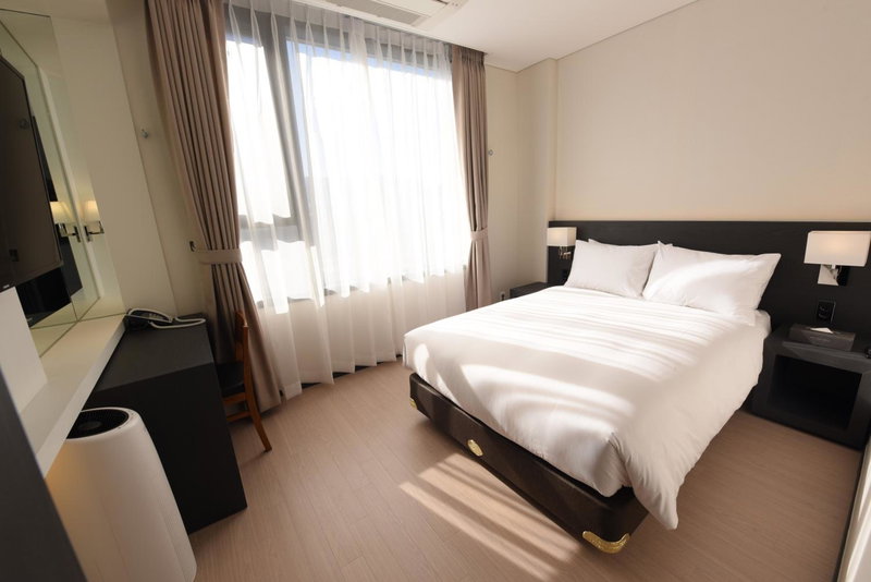 Geoje Artnouveau Suite Hotel, Sinhyeon, South Korea