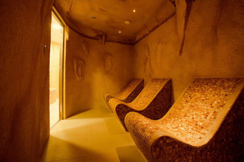 Hotel Ambiente Wellness & Spa, Karlovy Vary, Czechia