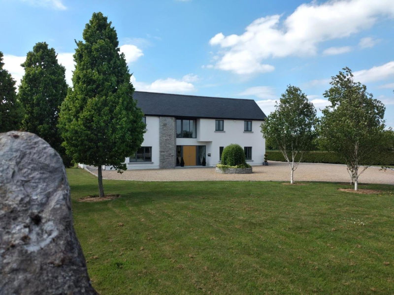 Brona Dempsey, Birr, Irlanda