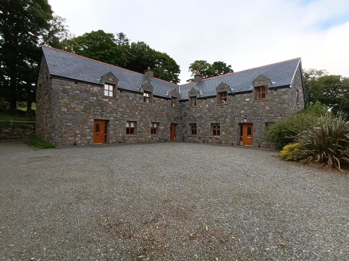 Clós Na Feirme, Irlande