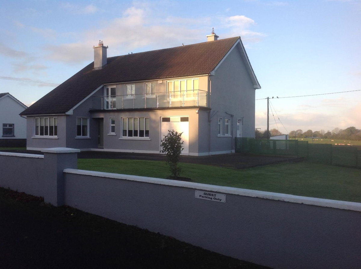 Lilac Manor, Ireland