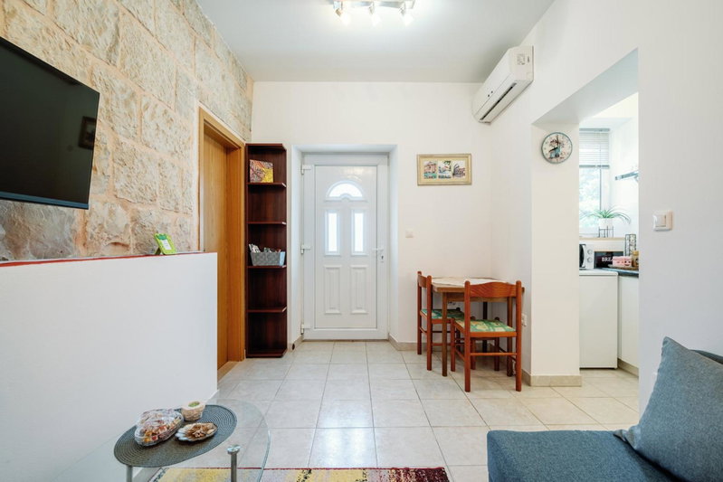 Charming little apartment, Čilipi, Croatie
