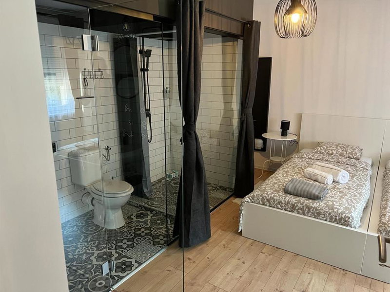 4 STARS ROOMS Near Airport, Ščitarjevo, Kroatien