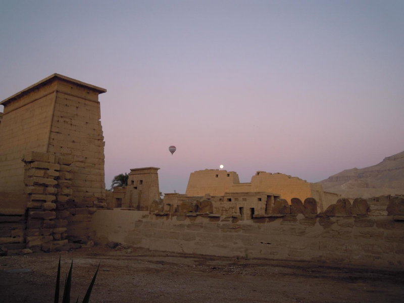 Shahhat View House, Charming Private Villa in Luxor West Bank with Habu Temple Views, for up to 6 guests, At Tarif, Egypt