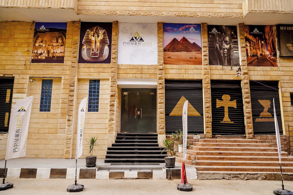 Pyramids Hotel, Egypt