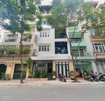Apartment for rent in Hanoi, Vietnam · Lane 62 · 2 rooms, 2 baths
