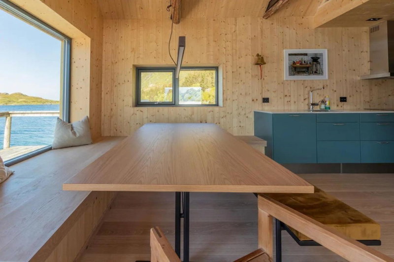 Minkfarmen, Spacious seaside cabin with scenic view, Ramberg, Norway