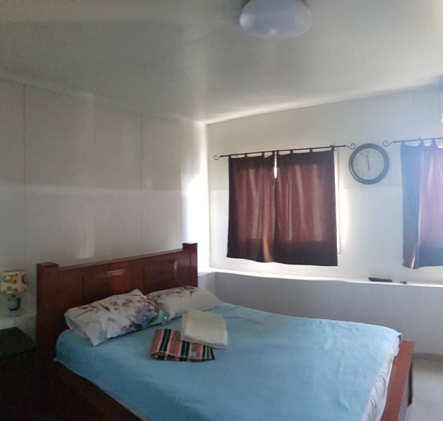 Cozy Flat with Parking well-placed near TLV Airport, Lod, Israel