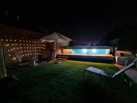 Private Swimming Pool! Studio Apartment with Private Pool, Meqor H̱ayyim, Израиль