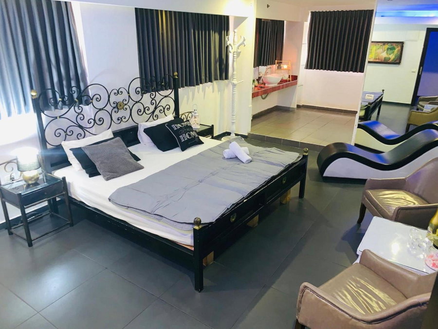 Spat Rooms VIP, Petaẖ Tiqwa, Israël