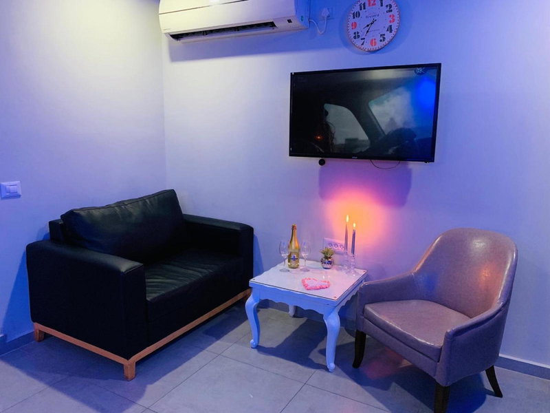 Spat Rooms VIP, Petaẖ Tiqwa, Israël