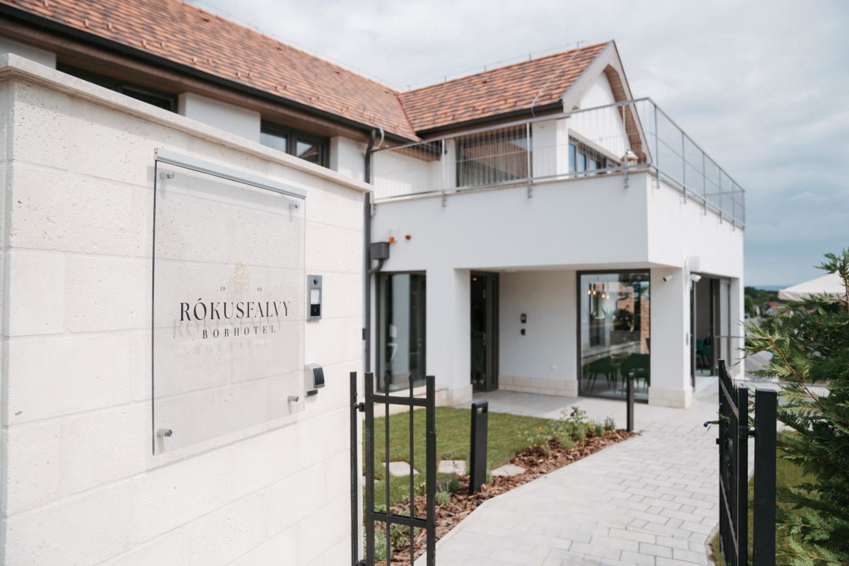 Rókusfalvy Borhotel és Fogadó, Hungary